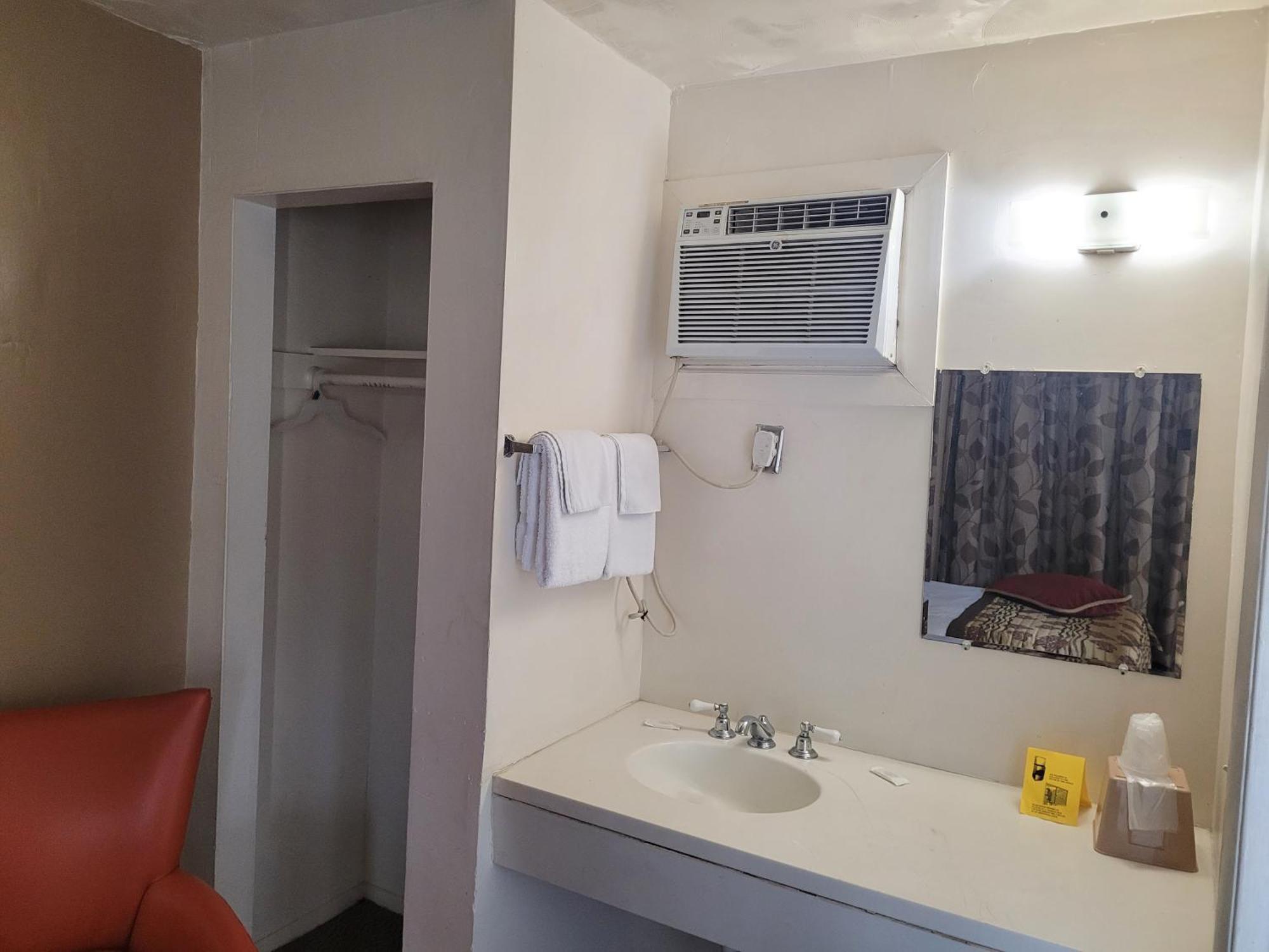 Queens Lodge Motel West Palm Beach Esterno foto