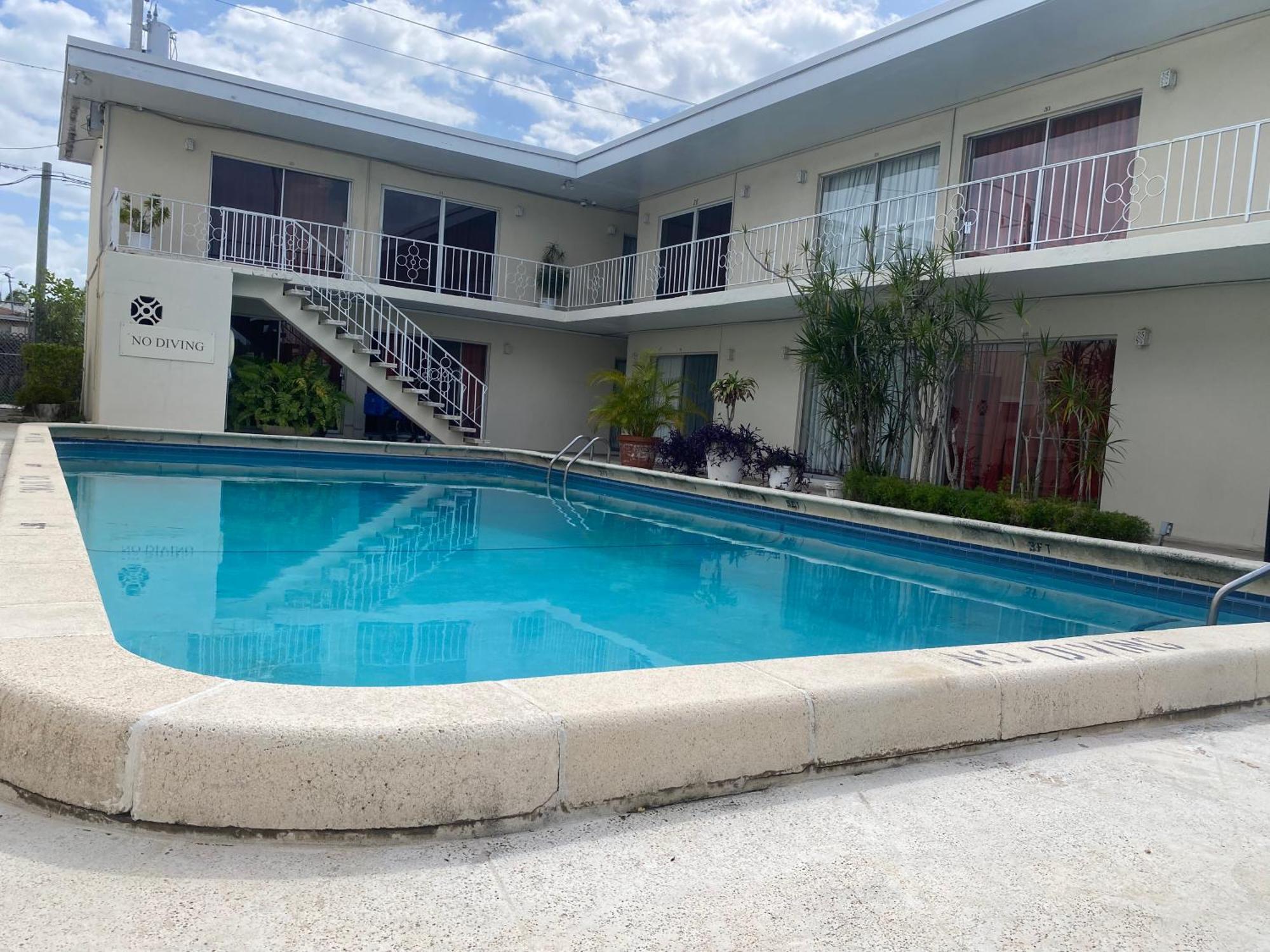 Queens Lodge Motel West Palm Beach Esterno foto